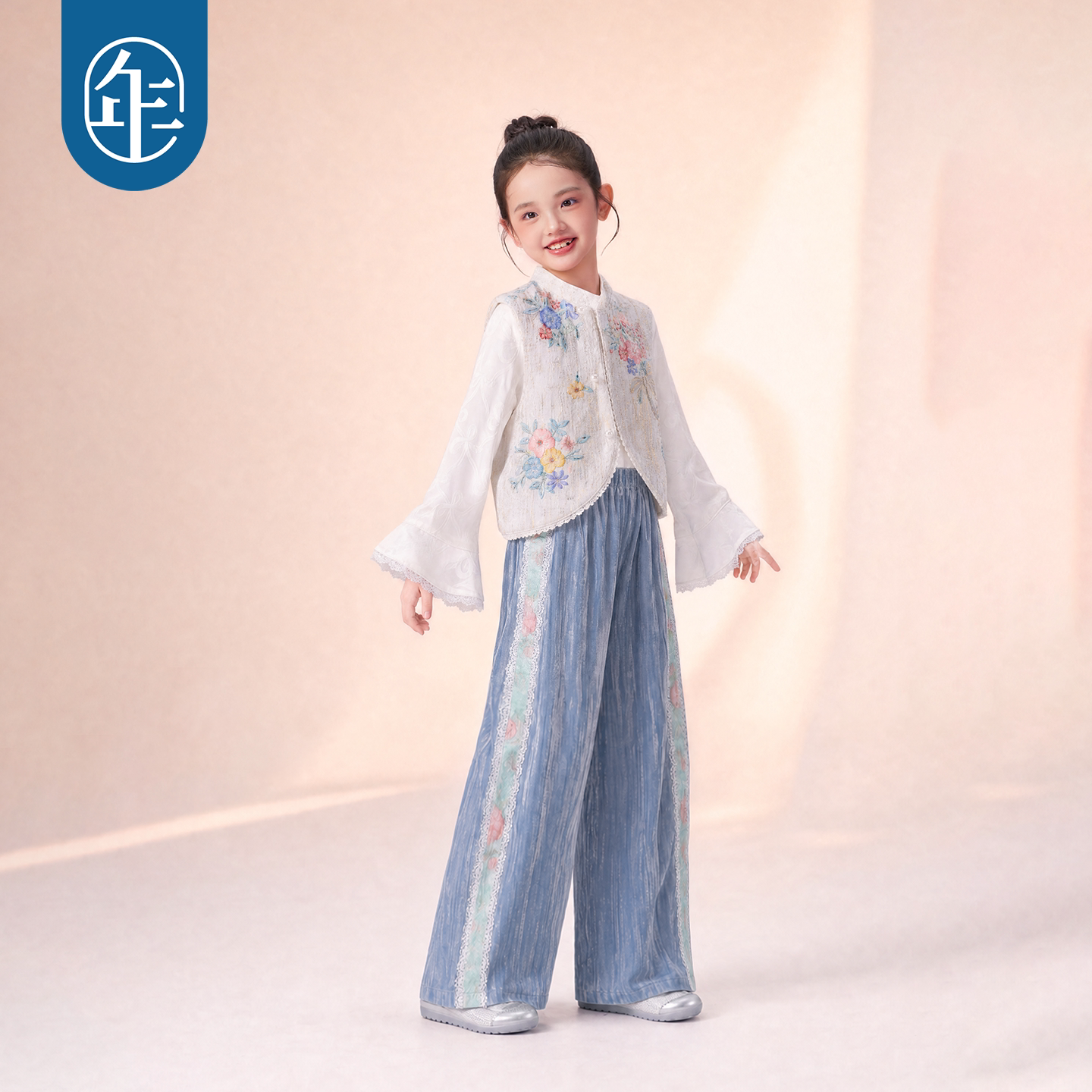 年衣女童秋季新中式汉服马甲图片