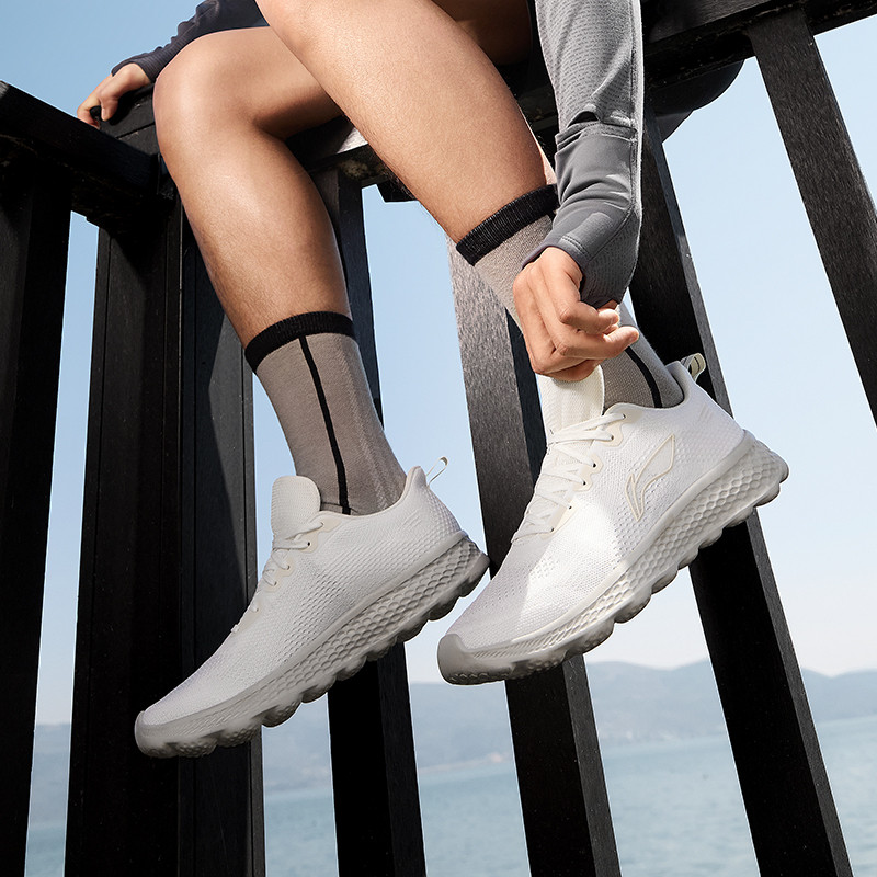 李宁云动男子反光轻盈回弹防滑缓震低帮运动慢跑鞋ARSU023--B品,运动鞋new,运动休闲鞋,淘宝优惠券,粉丝福利购,淘宝优惠卷