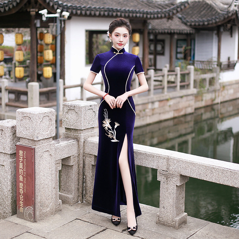 黑色丝绒新长款走秀旗袍团队演出开叉礼服宴会礼仪舞台表演服短袖