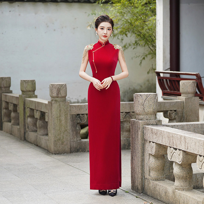 走秀旗袍长款2026新款红色高端舞台演出服改良新中式优雅大码裙子
