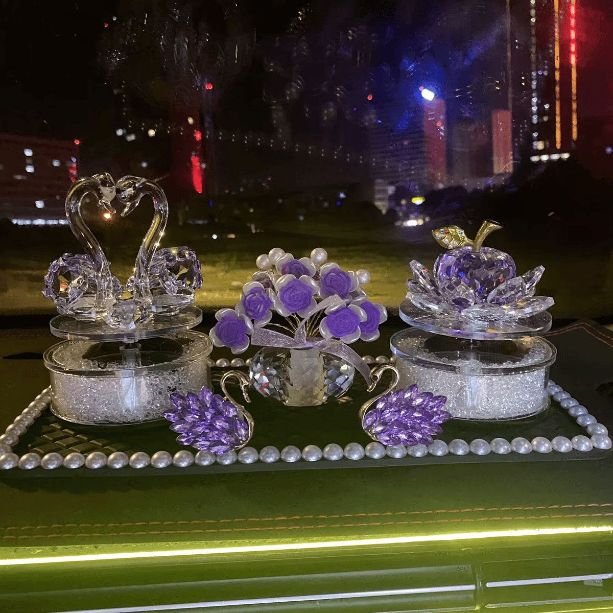 太阳能旋转莲花摆件香薰旋转摆件水晶天鹅摆件网红太阳能旋转摆件