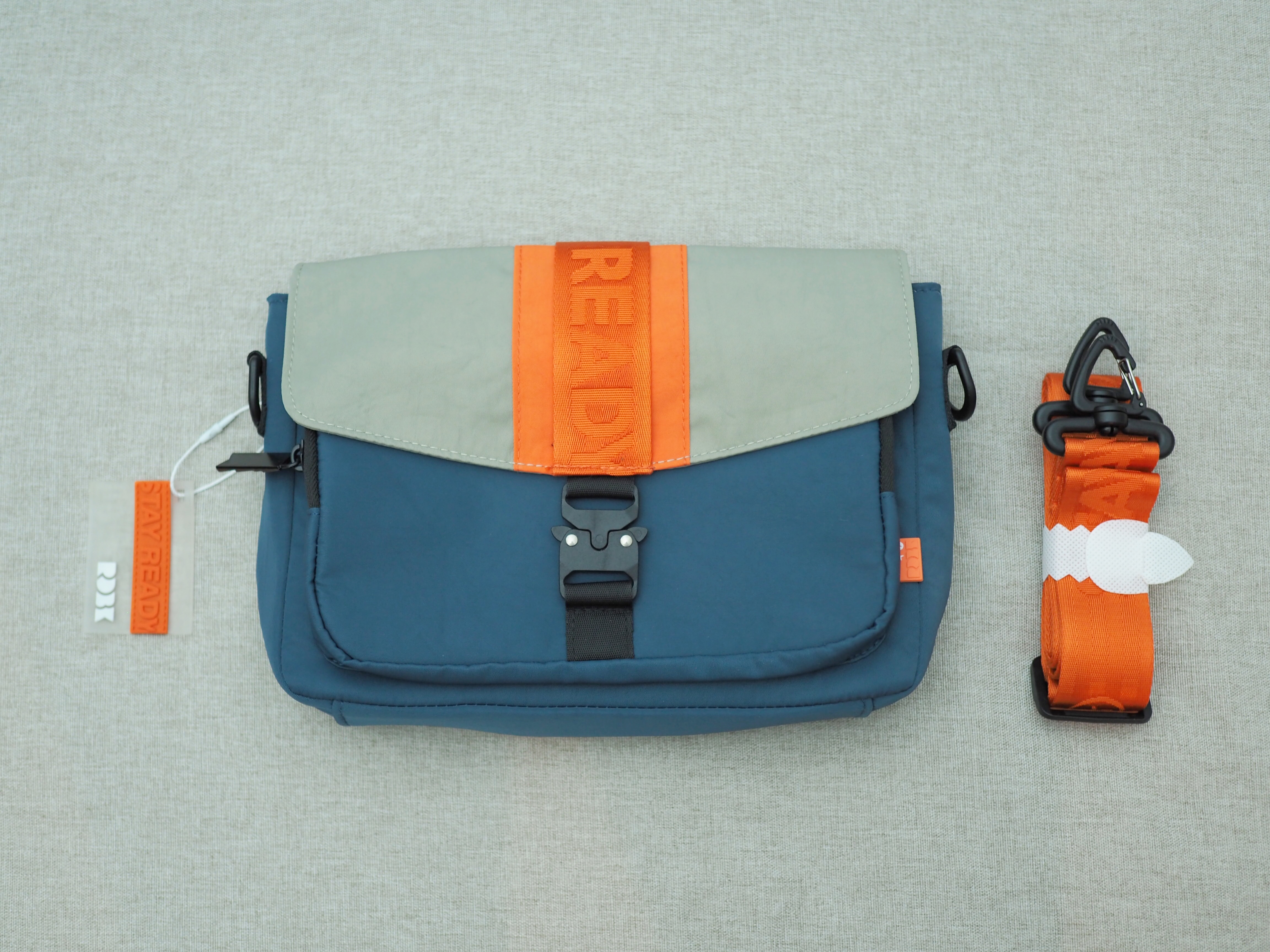 RDBK品牌撞色日常邮差背包