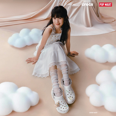 Crocs｜泡泡玛特 MOLLY联名系列 Baby Molly炫光小鲸鱼洞洞鞋