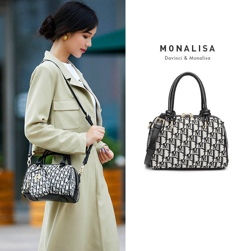 波士顿枕头包女斜挎2020新款大容量手提包潮流简约字母印花单肩包