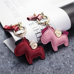 包包挂饰汽车钥匙扣链女精致高级挂件真皮小马上有钱个性 创意可爱