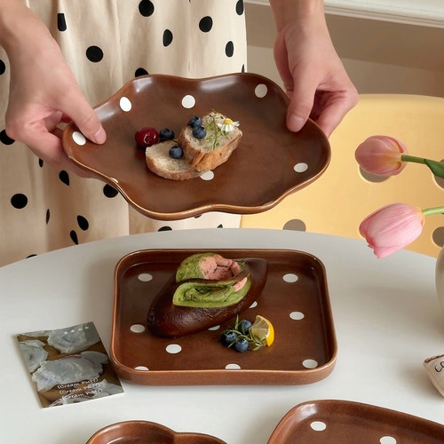 复古奶咖波点陶瓷甜品零食早餐盘