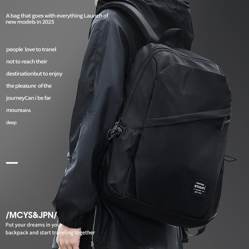 大容量多隔层，耐磨抗撕防泼水