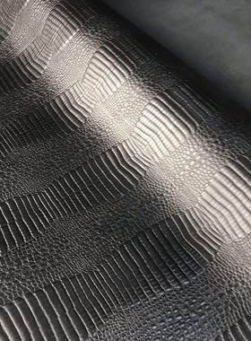 意大利kara工厂 约19尺 1.4-1.6mm 黑色压纹 头层牛皮 鳄鱼纹皮料