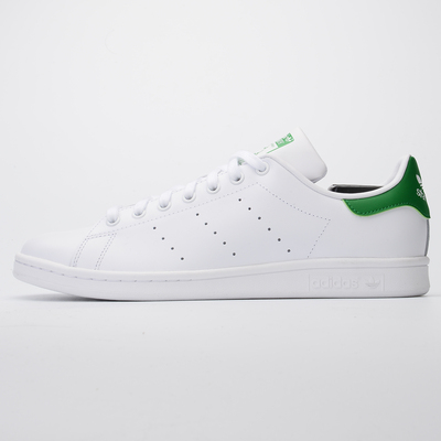 阿迪达斯经典休闲板鞋