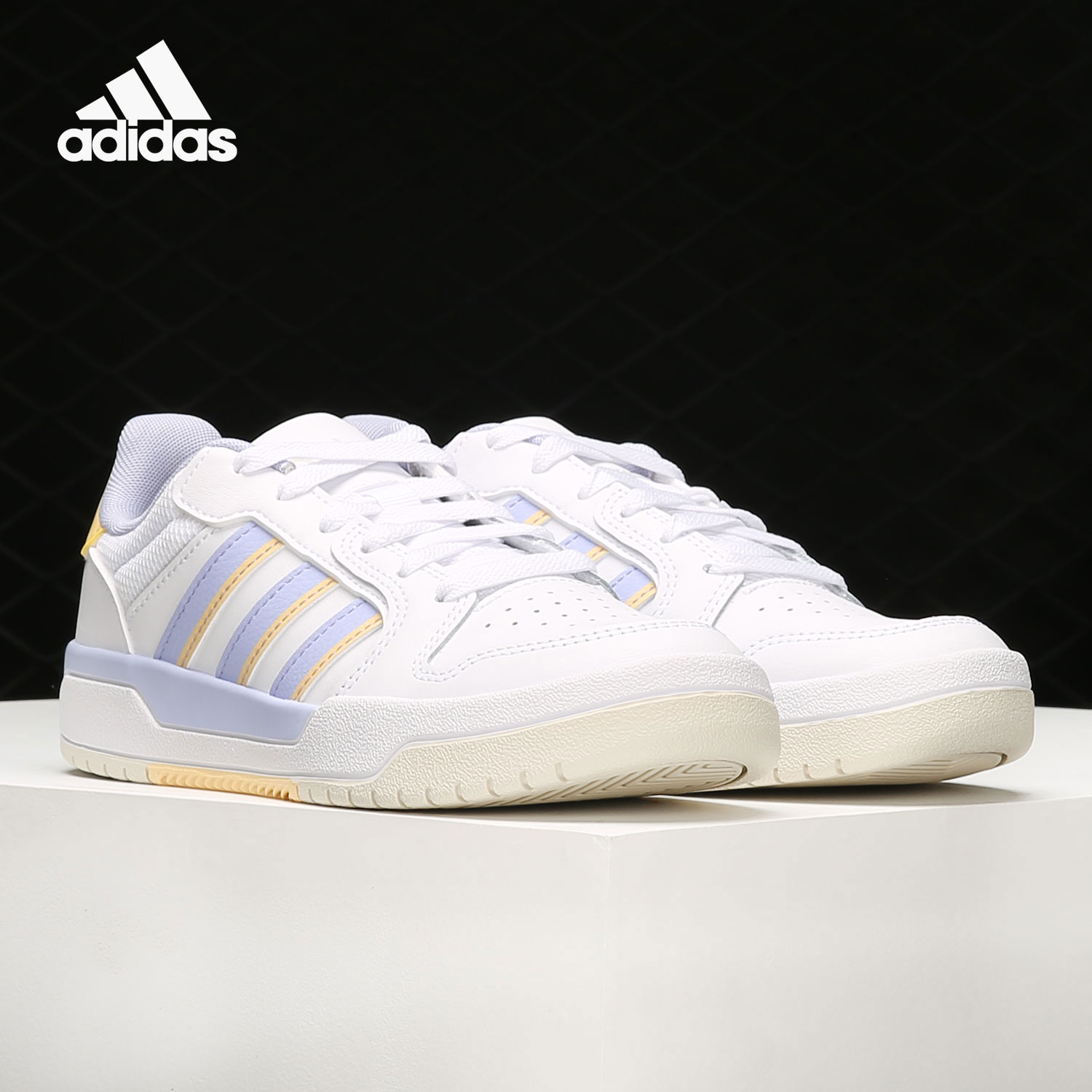 阿迪达斯正品女子运动休闲板鞋