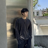 飞型记肌理褶皱亨利领长袖 上衣 秋季 t恤男宽松老钱风针织衫 打底衫