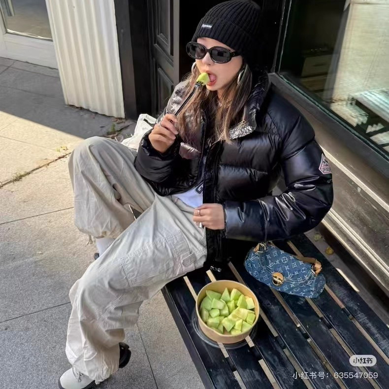 孤品清仓特价男女同款羽绒服少量经典款黑色羽绒服