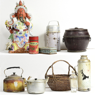 各类农村生活老器物老物件摆设人物造型篮子石雕木桶空瓶玻璃杯