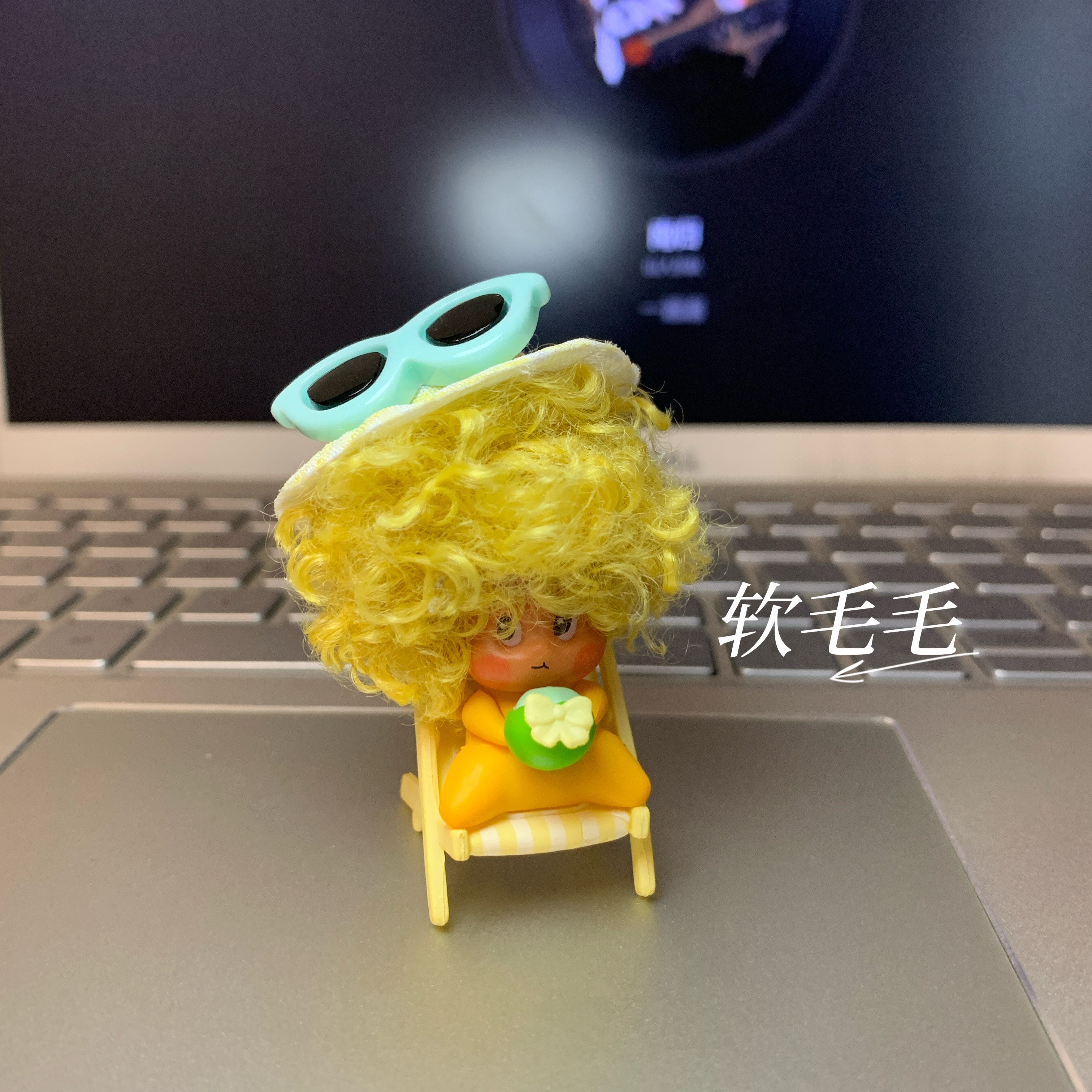 哭娃爆炸头萌粒屏幕中控摆件车载好物星星人汽车饰品钥匙扣包挂件