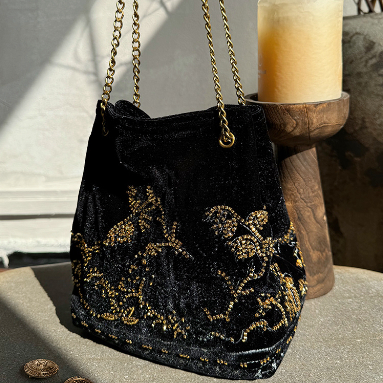 黑色丝绒刺绣单肩包女