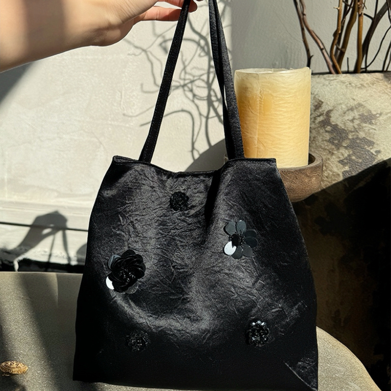 绣花朵亮片手挎小包包