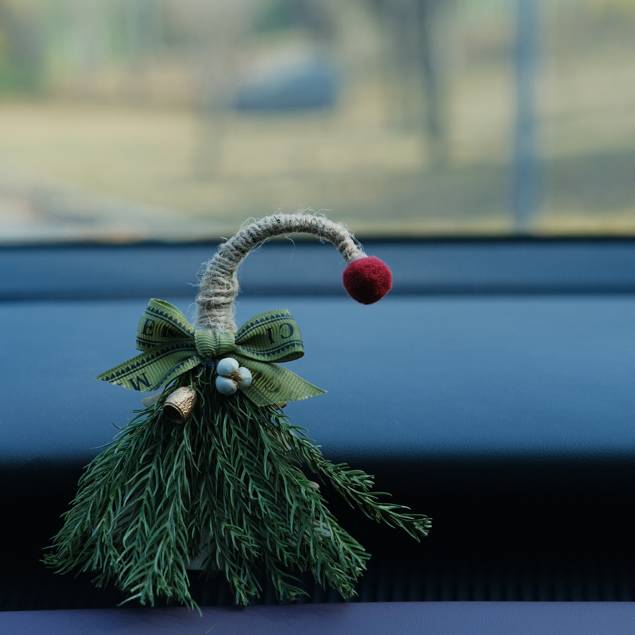 歪脖圣诞树出风口装饰香薰车载