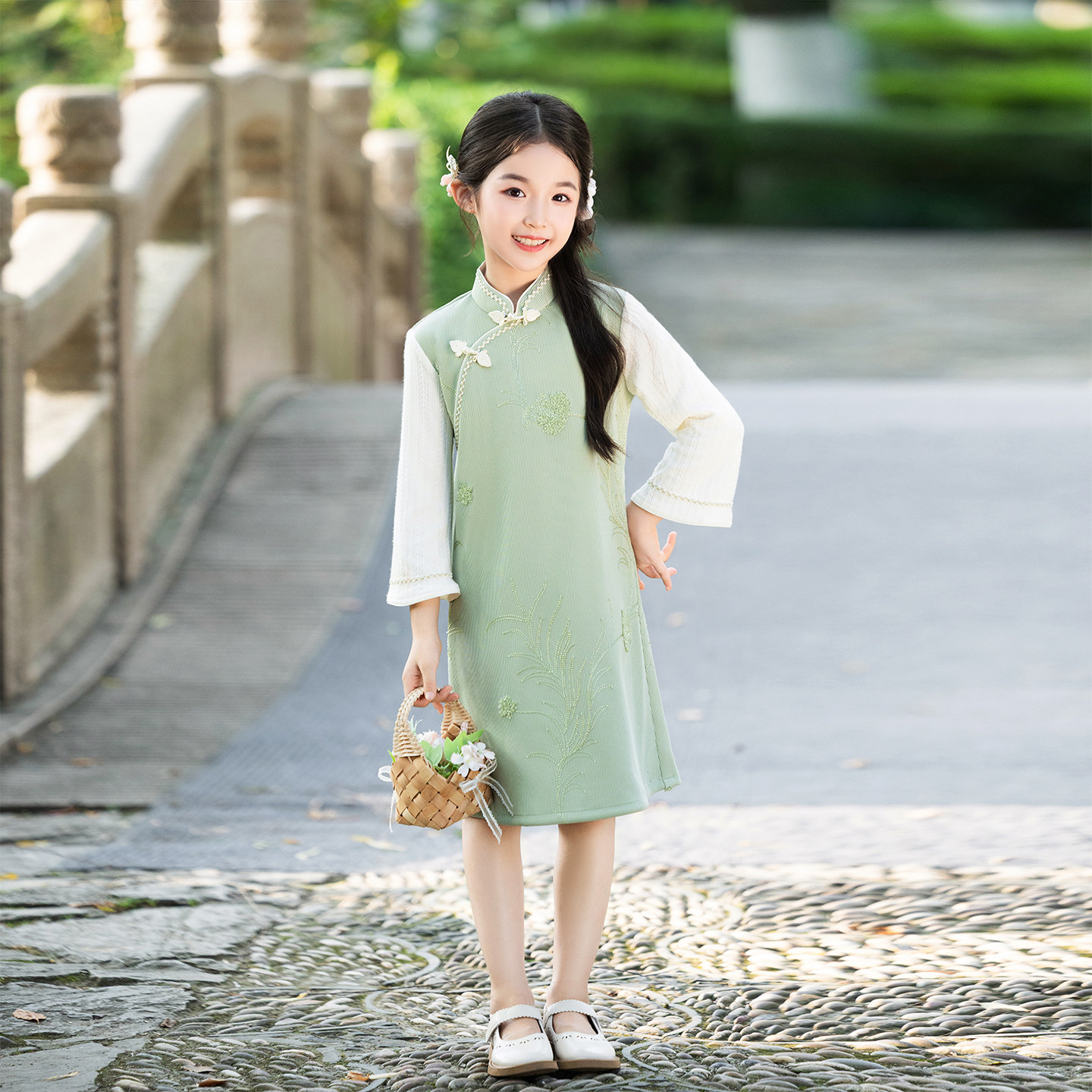 女童改良旗袍绿色国风女孩演出服图片