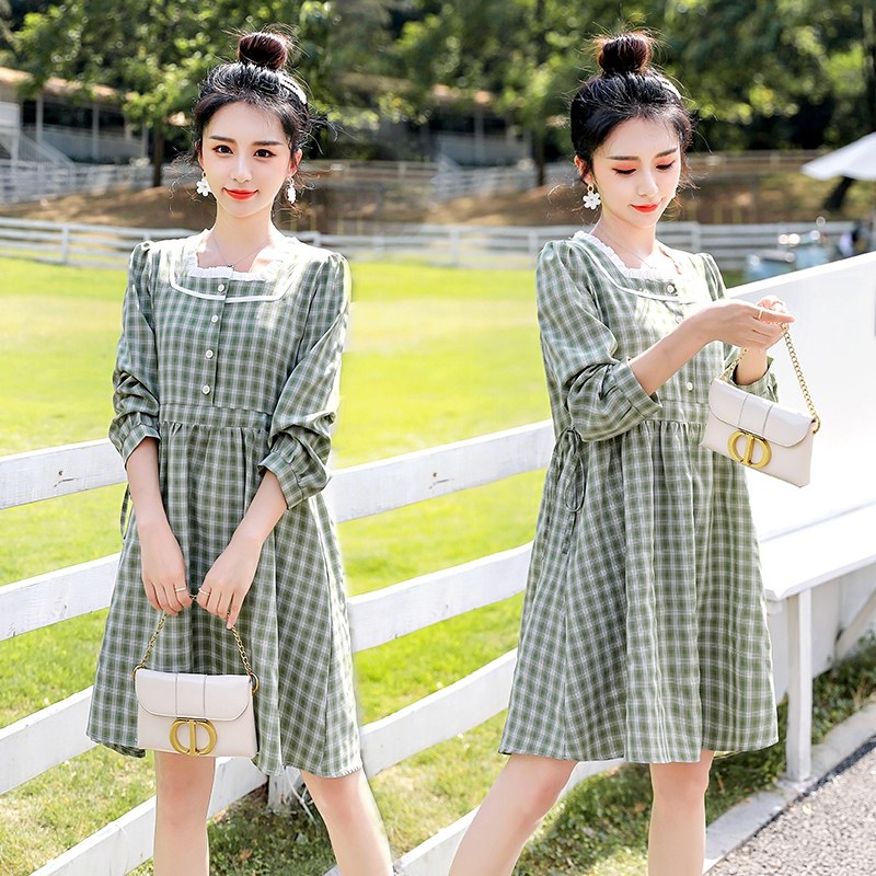 孕妇装2022春季新款孕妇连衣裙时尚宽松潮妈格子连衣裙春秋季裙子