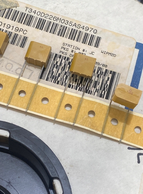 T340D226M035AS4970 22UF/35V KEMET基美 胶木壳直插钽电容器 P10