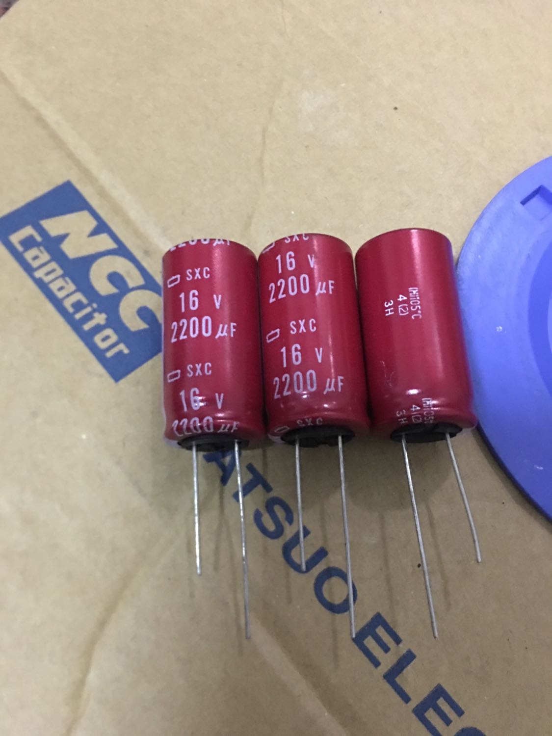 绝版日本黑金刚电解电容红魔化工