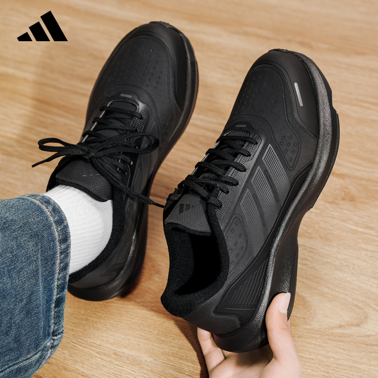 adidas阿迪达斯运动鞋男鞋新款皮面防水跑步鞋官方正品女鞋KI1182