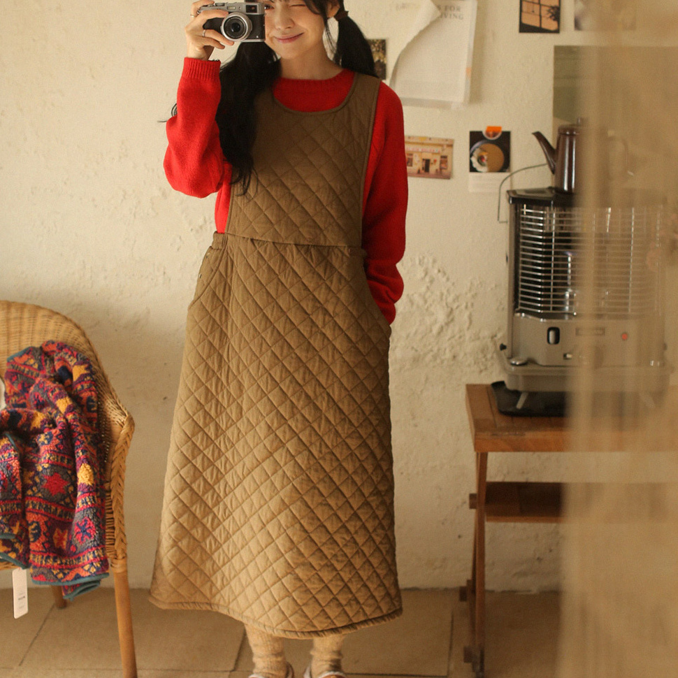 菱格纹夹棉中长款连衣背心裙女