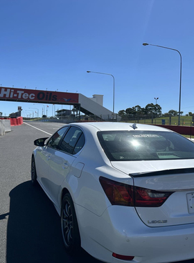 雷克萨斯GS改装碳纤维Toms款尾翼