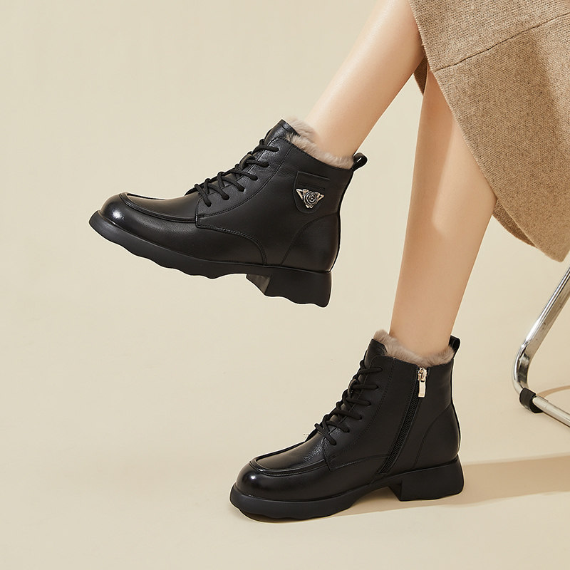 英伦风加绒保暖马丁靴女款厚底2025新款黑色真皮短靴冬季加厚棉靴