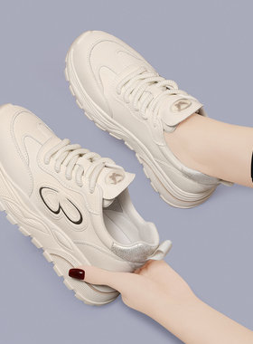 真皮小白鞋女爆款2025春秋季新款百搭软底轻便休闲运动白色跑步鞋