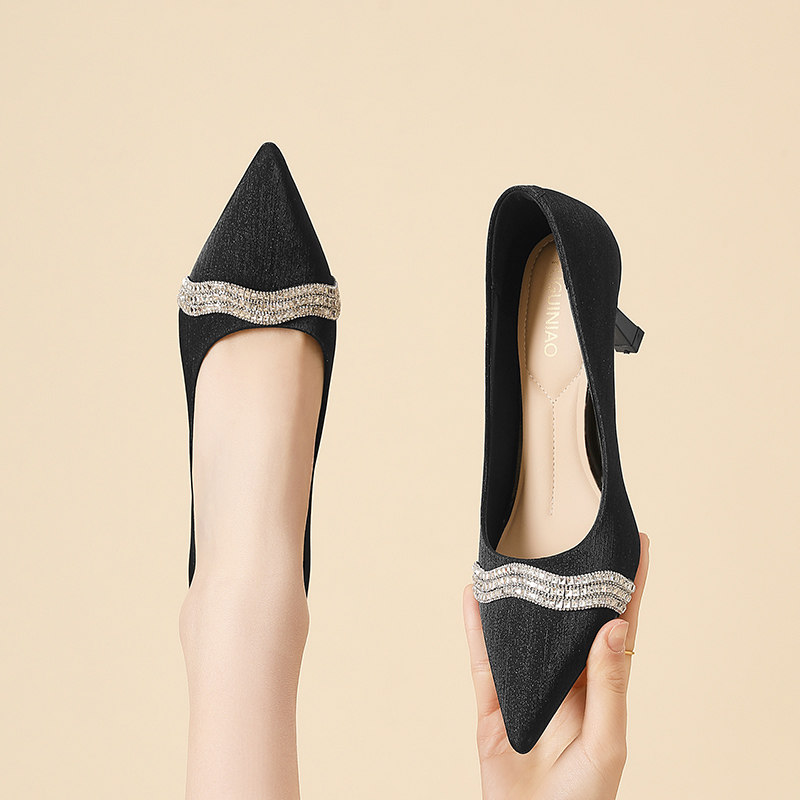 法式尖头水钻高跟鞋女2026新款春秋季黑色单鞋优雅气质不累脚婚鞋