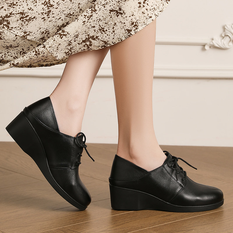 真皮英伦风坡跟深口单鞋女2026新款春季厚底妈妈鞋舒适百搭休闲鞋,女鞋,深口单鞋,淘宝优惠券,粉丝福利购,淘宝优惠卷