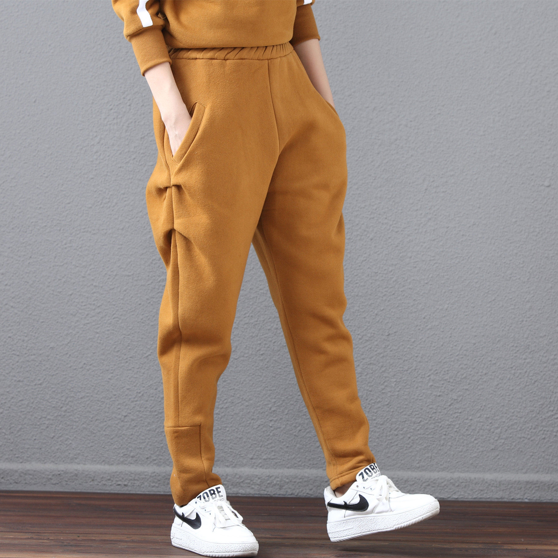 winter Plush thickening keep warm sweatpants  Easy Large lantern Haren pants Casual pants Feet trousersin the Women's clothing/Boutique , Pants , Casual pants  category - from Buy2taobao.com to provide professional Taobao agent buy service