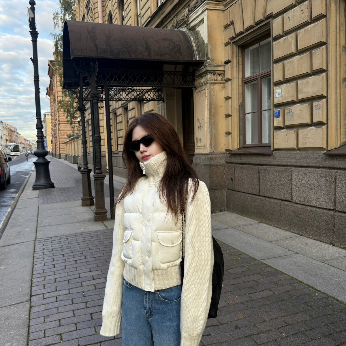 EASE-冬上新双口袋立领短款保暖羽绒服外套E25Y004