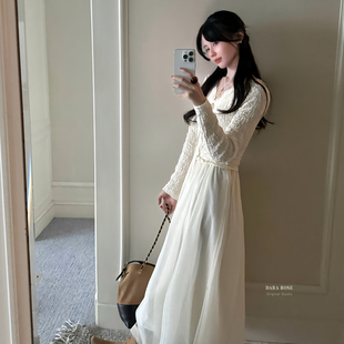 DARA ROSE-巨美法式设计感V领假两件蕾丝拼接修身显瘦连衣裙S8192