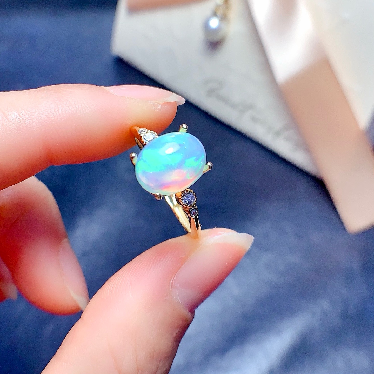 新款天然炫彩欧泊戒指925银镀金镶嵌时尚戒指主石8*10MM小众设计