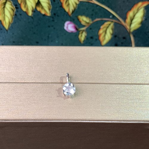 简约小精致天然海蓝宝吊坠925银镀白金5*5MM六爪吊坠 50分 特惠