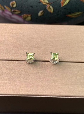 特惠925银镀金镶嵌天然橄榄石耳钉 简单四爪方形耳钉 裸石方3*3mm