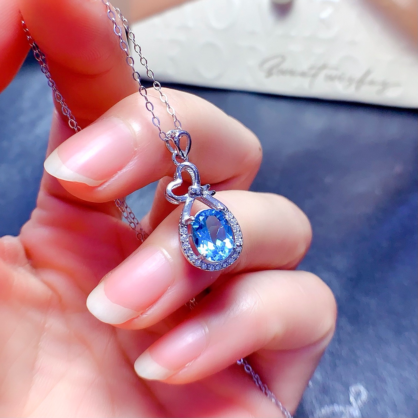 新款天然瑞士蓝托帕石吊坠925银镀金镶嵌时尚吊坠主石6*8MM