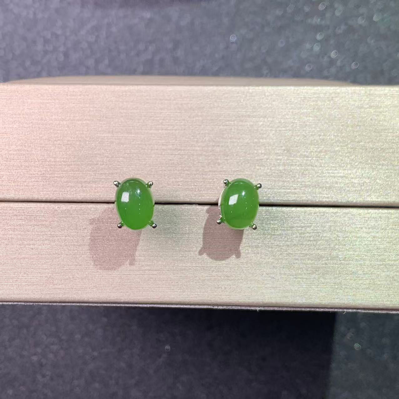 新款天然碧玉耳钉耳饰尺寸6*8mm925银四爪镶嵌简约款耳钉