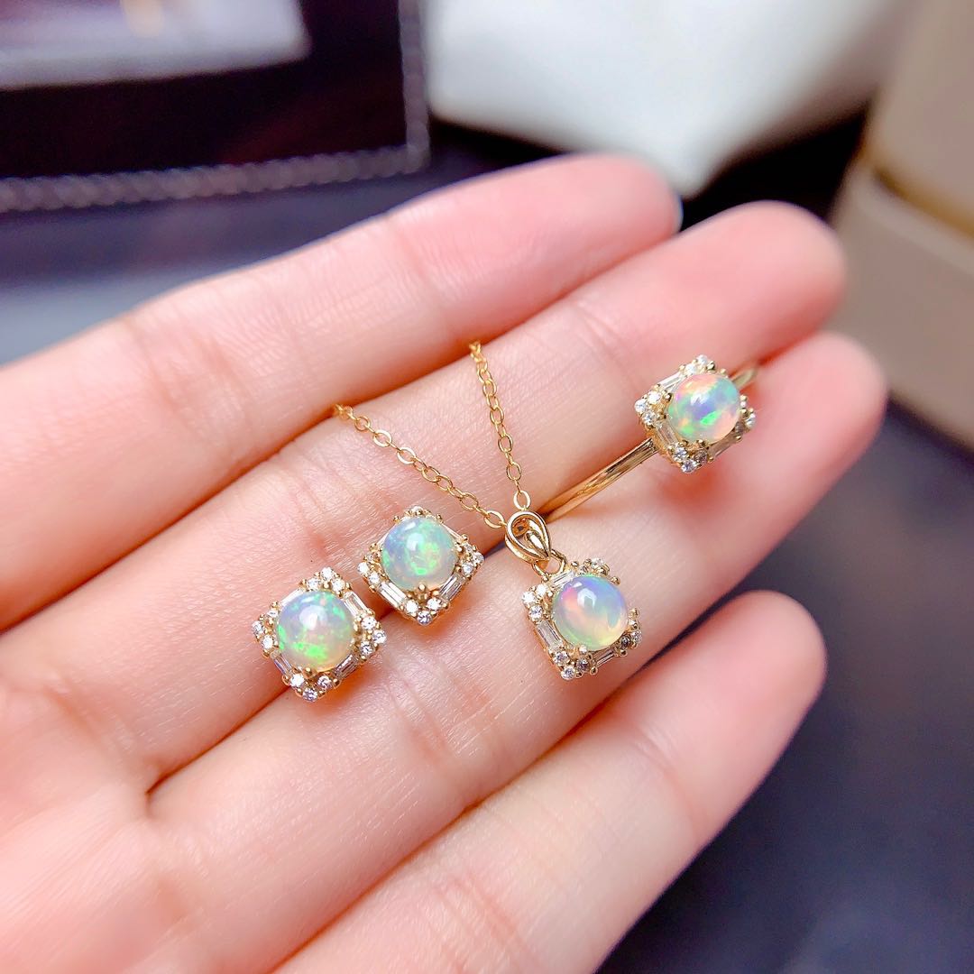 特惠天然欧泊套装5*5mm精工925银镶嵌天然欧泊戒指 耳钉 吊坠