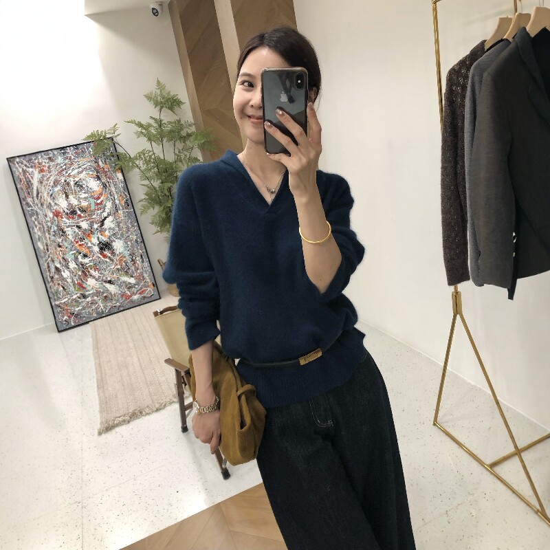 2026秋冬新款韩版软糯兔毛V领针织衫女装宽松气质慵懒绵羊毛毛衣