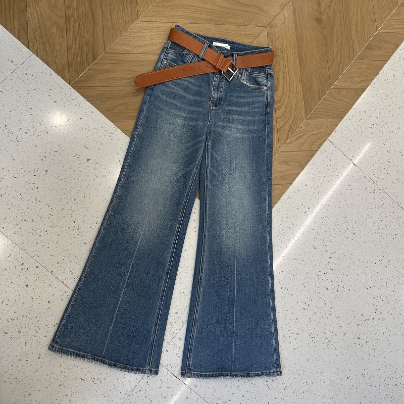 2026新款复古不贴腿微喇牛仔裤女春秋季宽松小个子高腰阔腿喇叭裤