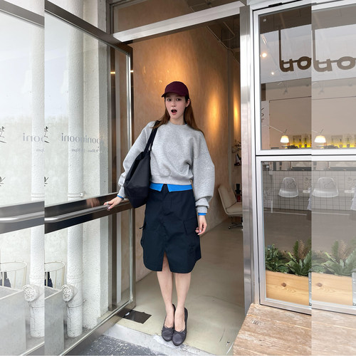 松弛感短款灰色卫衣工装半裙套装