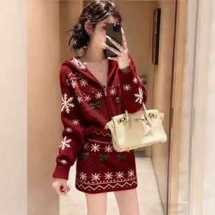 费尔岛红色新年战袍毛衣套装 跨年穿搭短裙两件套 女小个子2026冬季