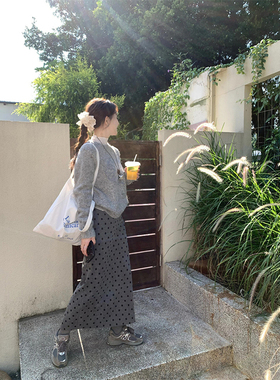 一整套韩系慵懒高级感ootd穿搭灰色软糯毛衣波点半身裙套装女早春