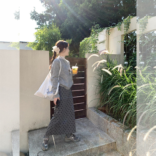 一整套韩系慵懒高级感ootd穿搭灰色软糯毛衣波点半身裙套装 女秋冬