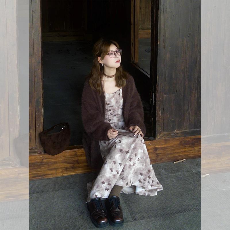 巨好看的早秋穿搭一整套慵懒风针织开衫外套碎花连衣裙套装女新款