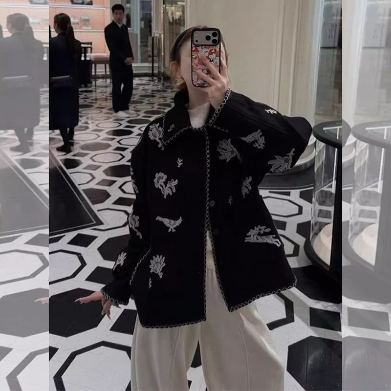 韩系高级感黑色刺绣外套女2026冬季新款巨好看小众高级感时尚外套