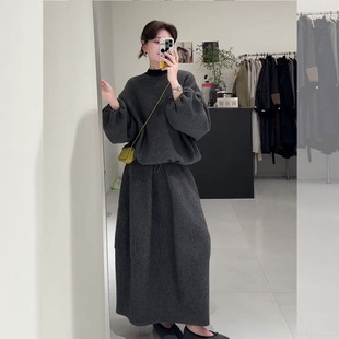 女 深灰色毛衣半身裙休闲套装 高级感韩式 搭配超火一整套2026年冬季